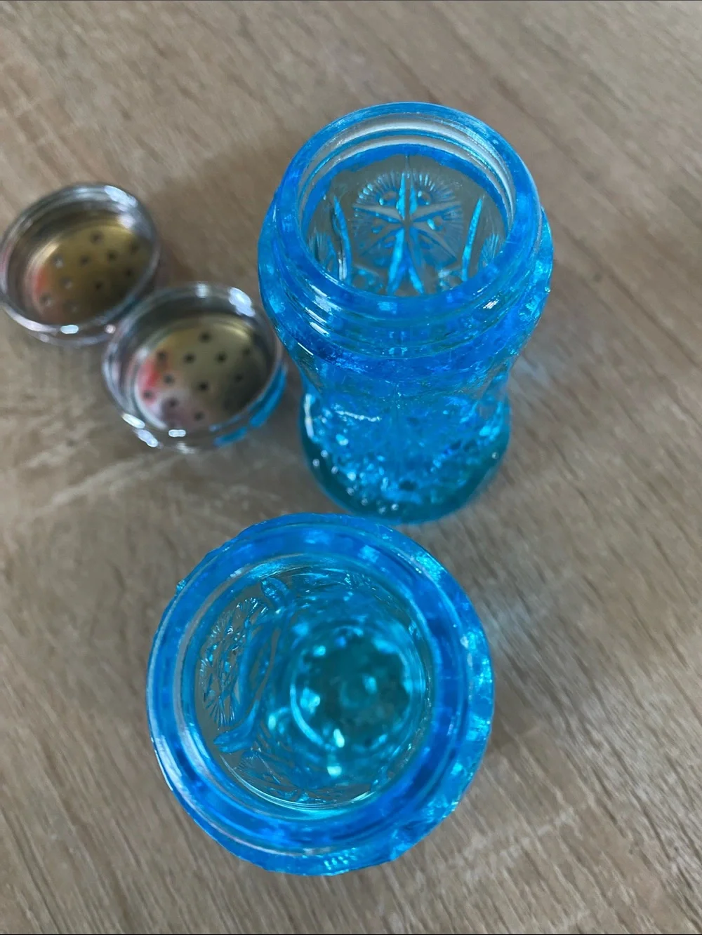 Daisy & Button (EAPG) Salt and Pepper Shakers